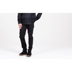 CLASSIC TAPERED BLACK